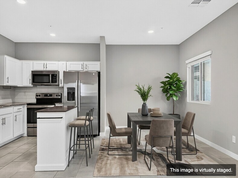 Building Photo - 8460 N 22nd Dr