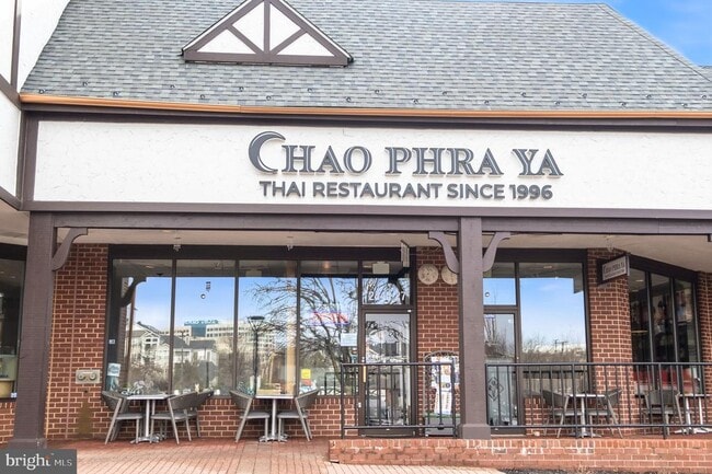 Building Photo - 2558 Banshire Dr