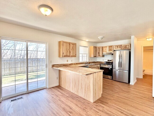 Building Photo - 3 Bed 2 Bath Home in Heart of Bozeman