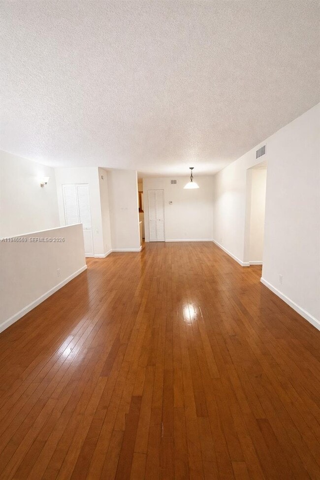 Building Photo - 102 Gardens Dr