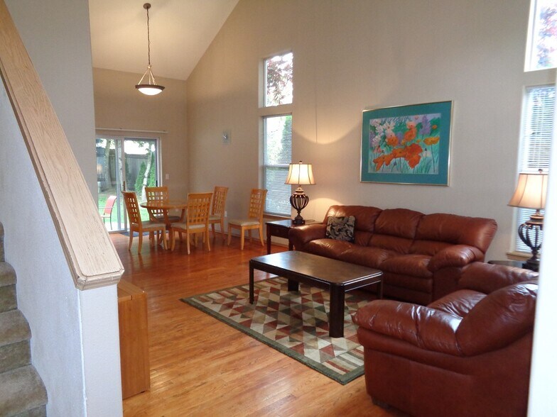 Living Room and Dining Area - 17612 SW Bany Rd