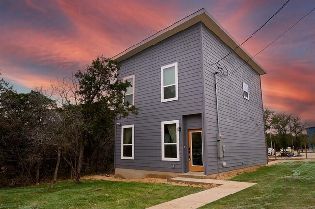 Building Photo - 2076 Dry Creek