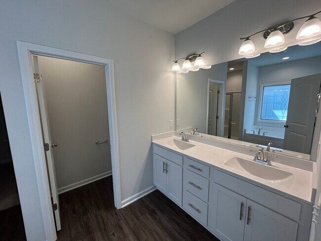 Building Photo - 115 Pomelo St