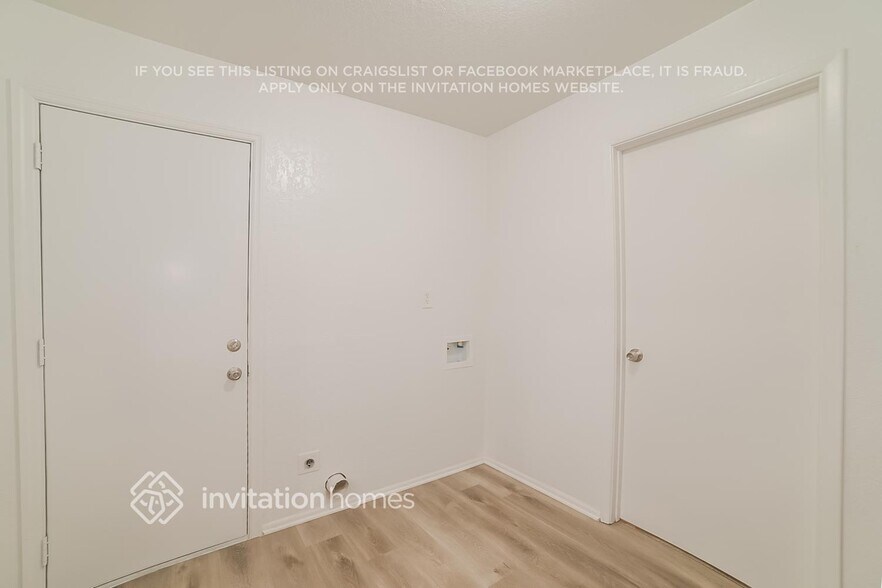 Building Photo - 4454 N 105th Ave