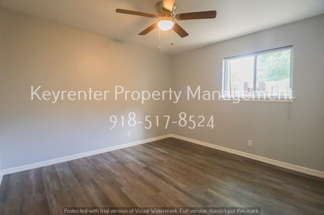 Building Photo - 2 Bed | 1 Bath Condo in Central Tulsa!