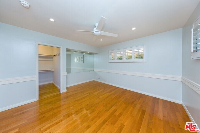 Building Photo - 9808 Hillgreen Pl