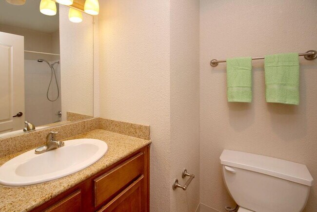 Building Photo - Open House Sunday December 7th 1-2pm  Beautiful Santa Cruz  Townhome in Prime Westside Location.