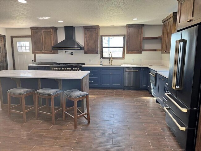 Building Photo - 353112 E 860 Rd