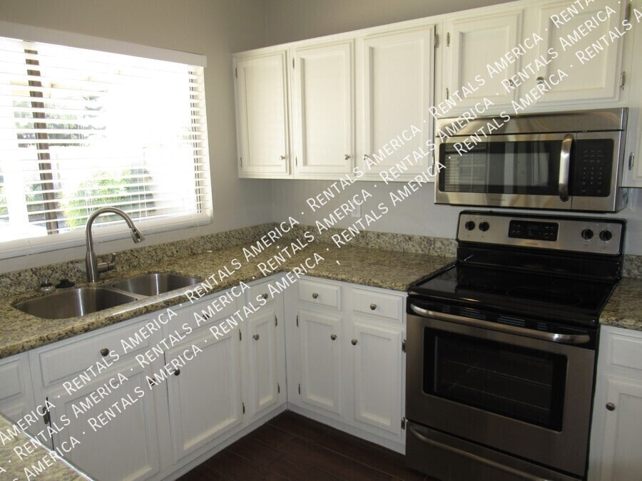 Building Photo - 1251 E Brentrup Dr