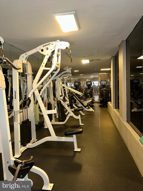 Building Photo - 1530 Key Blvd