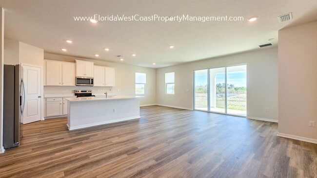 Building Photo - BRAND NEW BUILD! 4 bedroom/2.5 BATH HOME IN SILVERSTONE NORTH-PALMETTO! AVAILABLE NOW!