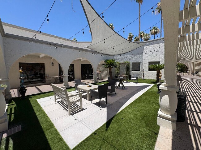 Building Photo - READY TO TOUR NOW! Scottsdale Shadows 2Bed 2Bath includes ALL UTILITES!