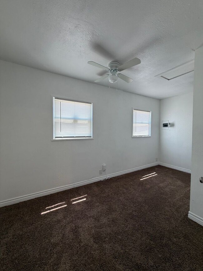 Building Photo - P552