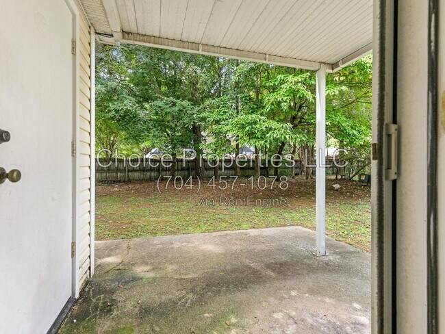 Building Photo - 6701 Bevington Ridge Rd