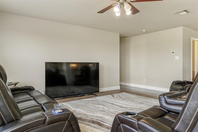 Building Photo - 5071 Marsh Ln