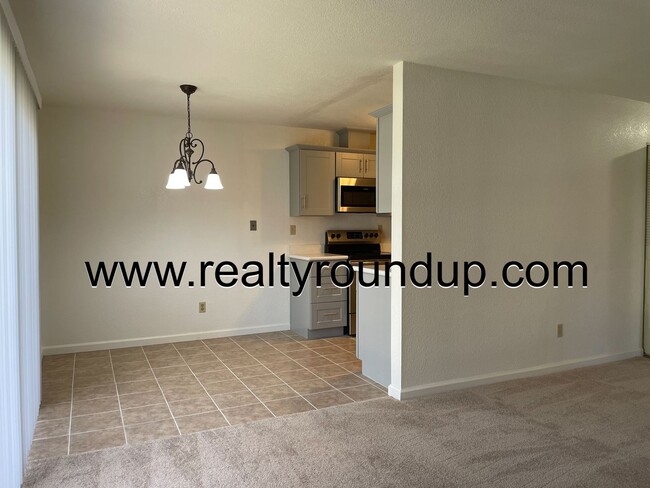 Building Photo - Newly remodeled two bedroom one bath condo...