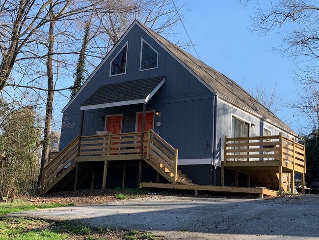 Building Photo - 400 Lindsay Rd