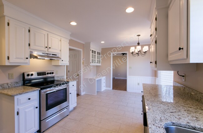 Building Photo - 124 Oak Grove Lake Rd