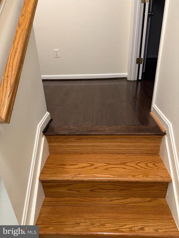 Building Photo - 11130 Hollowbrook Rd