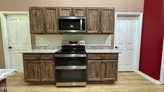 Building Photo - 10 Bellis Ct
