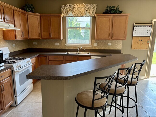Building Photo - 624 Vista Dr
