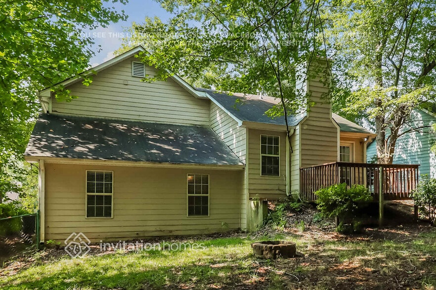 Building Photo - 1830 Killarney Dr SW
