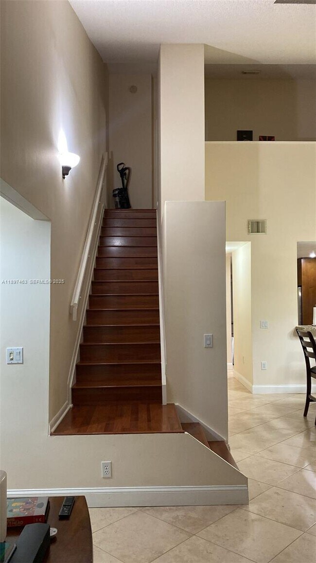 Building Photo - 1634 N 15th Terrace