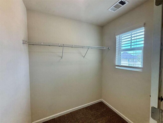 Building Photo - 629 Carlton Pointe Dr