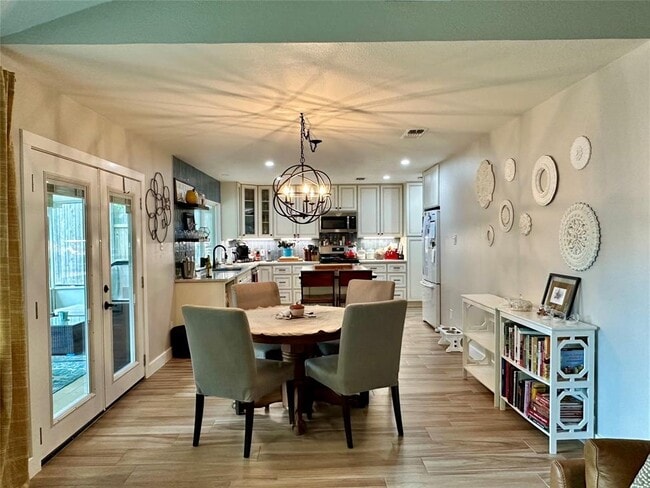 Building Photo - 2715 Alderwood Dr