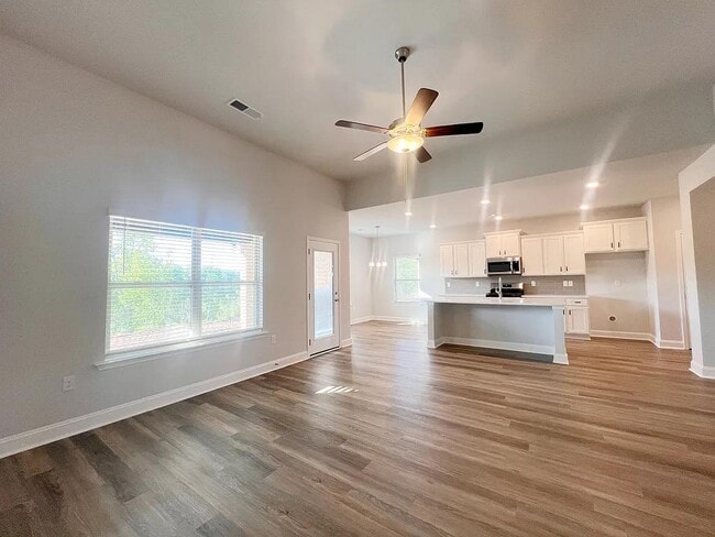 Building Photo - 335 Cypress Holw Trl