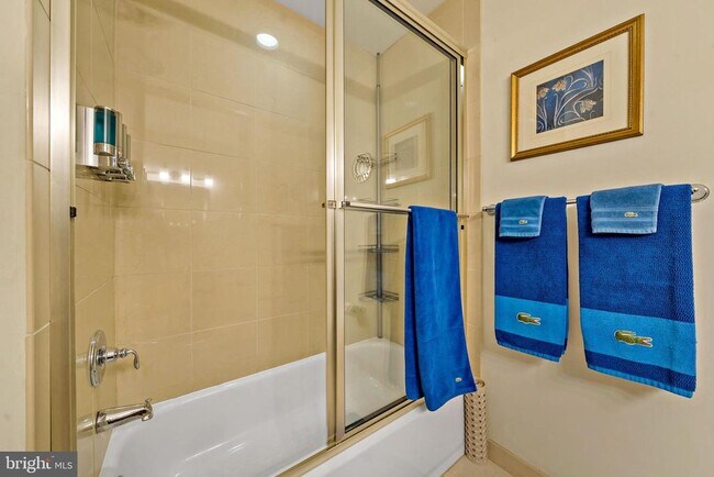 Building Photo - 1600 Arch St