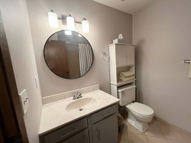Building Photo - 522 Riddle-24