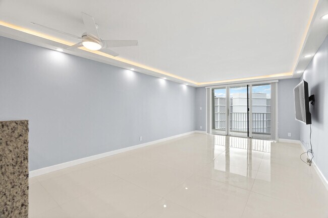 Building Photo - 3580 S Ocean Blvd
