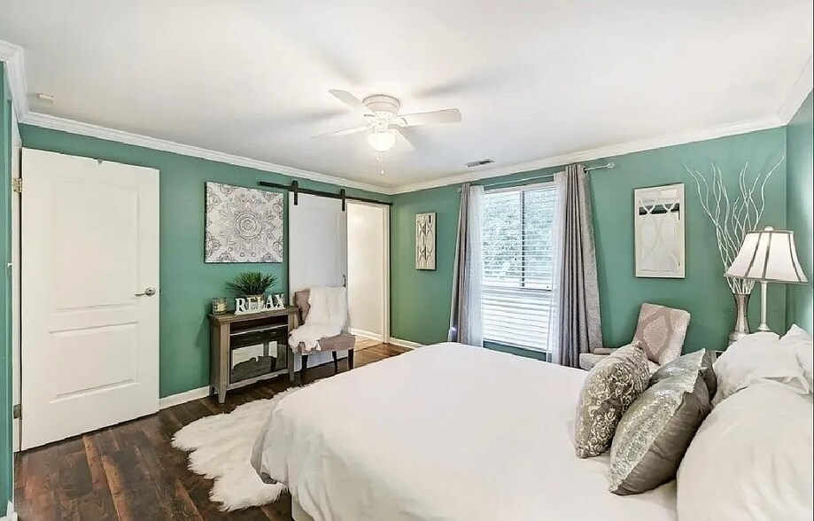 Building Photo - 621 Regency Dr