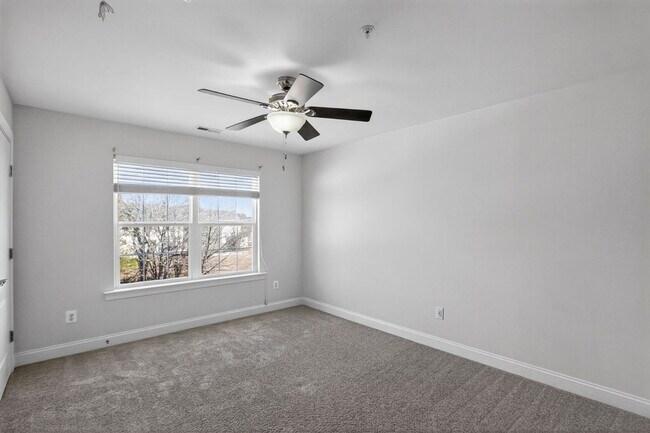 Building Photo - 46809 Shelton Dr