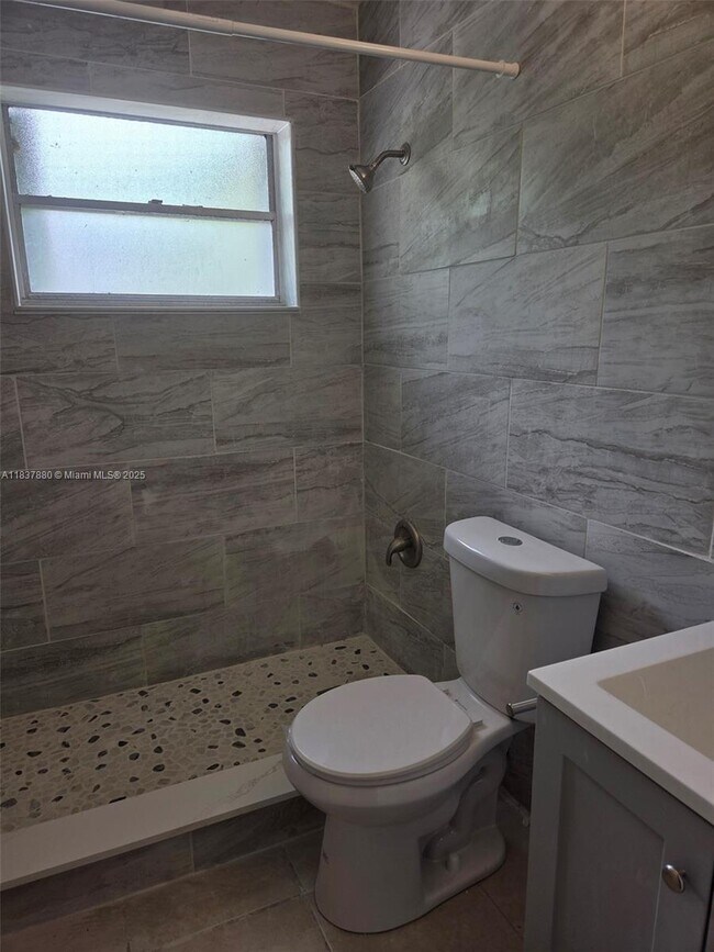 Building Photo - 6185 SW 43rd St