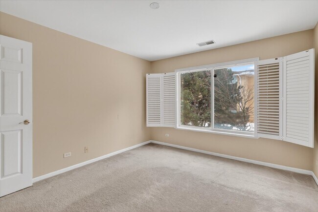 Building Photo - 1161 Hawthorne Ln