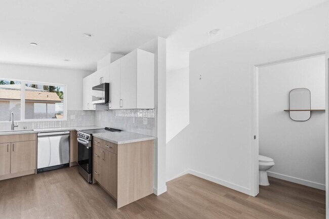 Building Photo - 6640 Valjean Ct