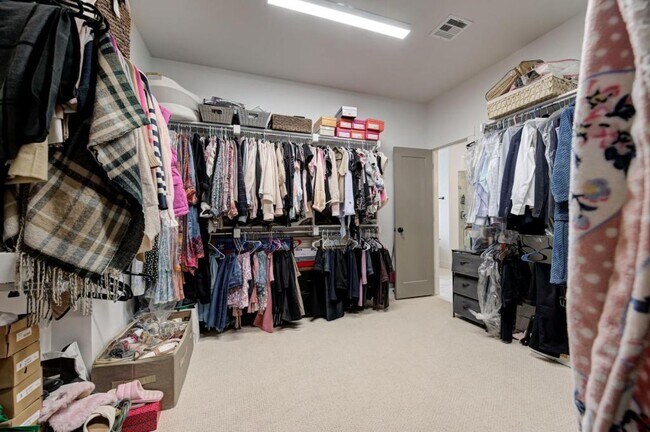 Building Photo - 4001 Stone Hl Ln