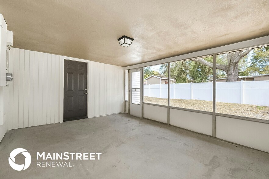 Building Photo - 7213 Organdy Dr N