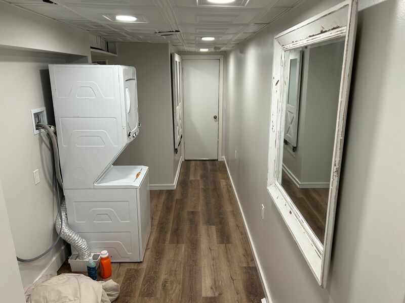 Building Photo - 349 Naubuc Ave