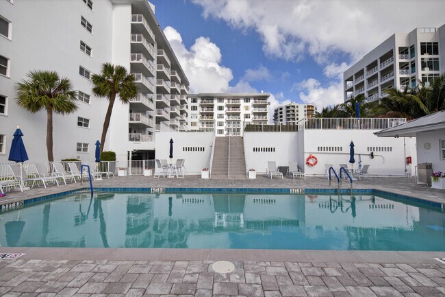 Building Photo - 3114 S Ocean Blvd