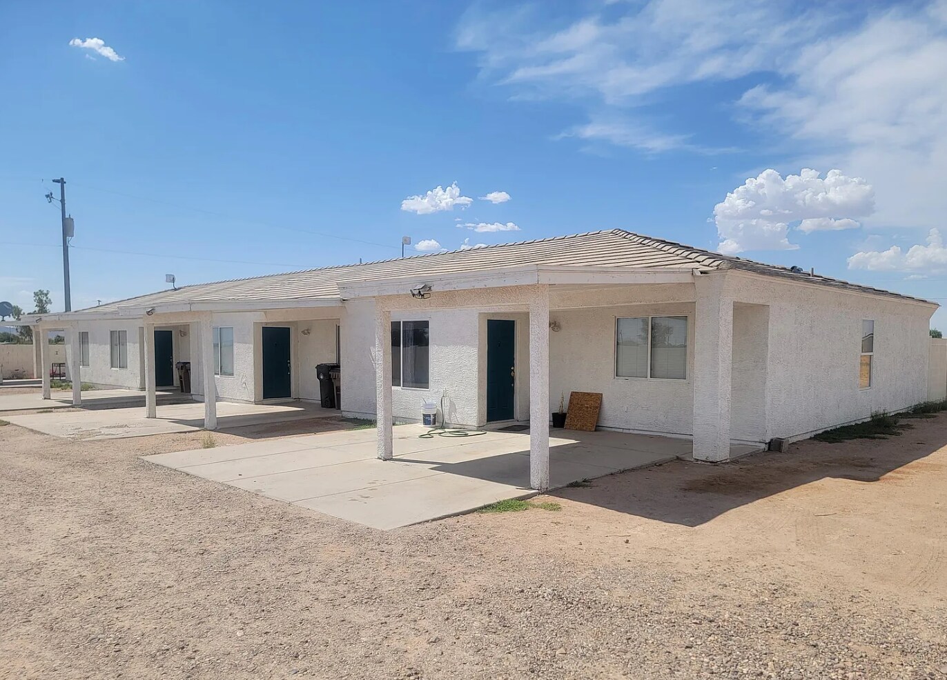 Building Photo - 3940 N Kioha Dr