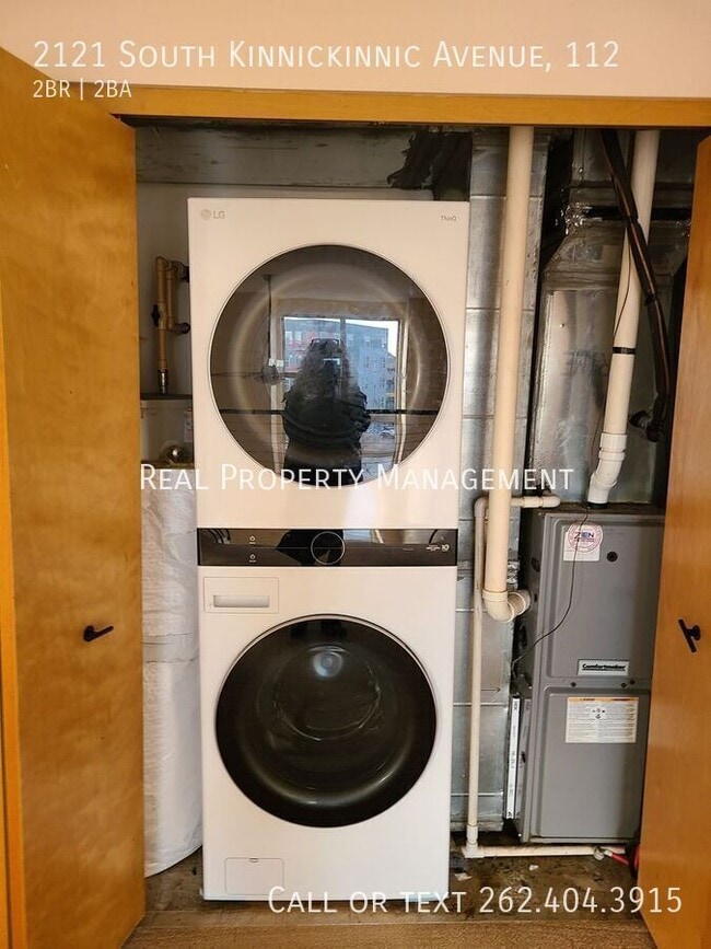 Building Photo - 2121 S Kinnickinnic Ave