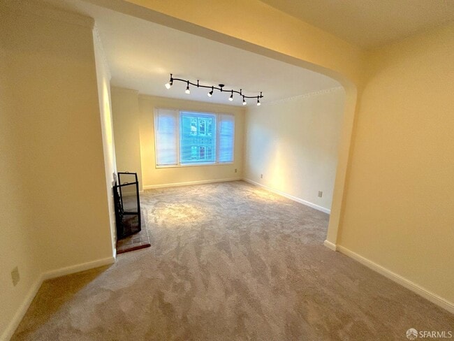 Building Photo - 106 Caselli Ave