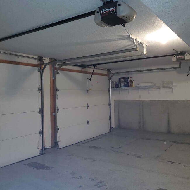 Building Photo - 449 Poplar St