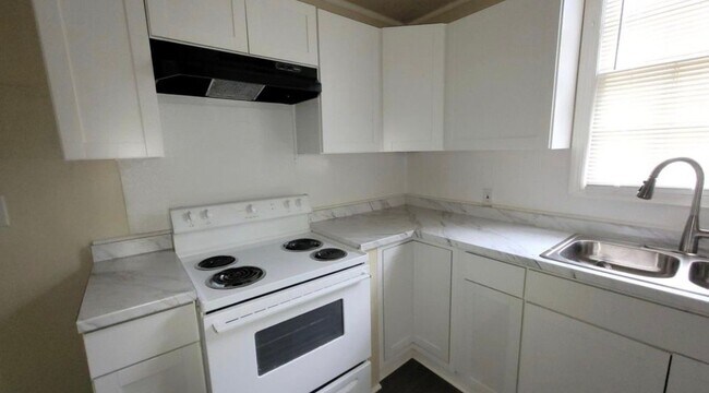 Building Photo - 308 Forrestal Ln