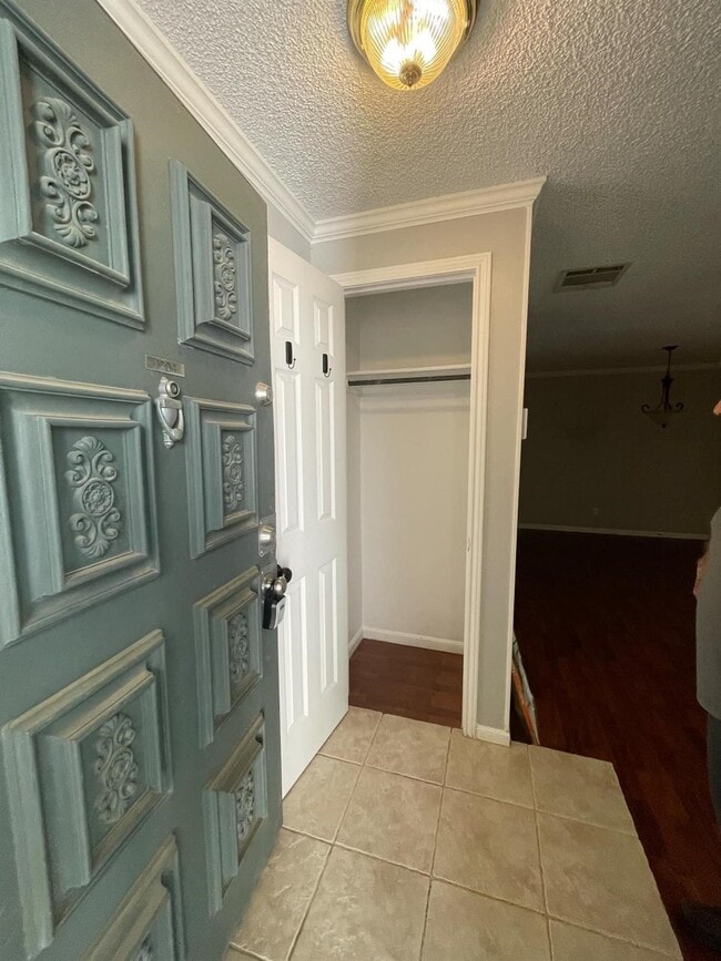 Building Photo - 11843 Braesview