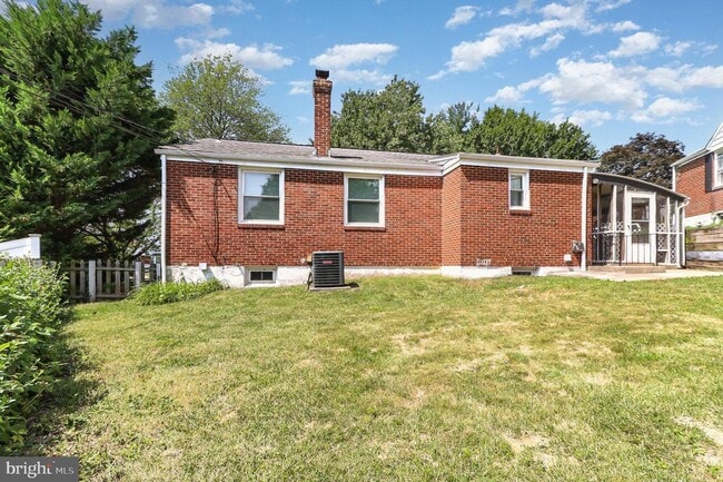 Building Photo - Renovated Rancher for rent in Rosedale!