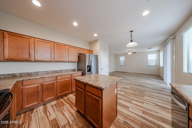 Building Photo - 9043 W Fullam St